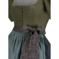 Dirndl Laura