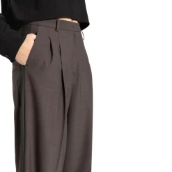 Hose Emilie track