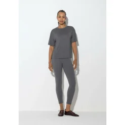 Leggings Embraced