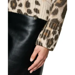 Leo-Print Pullover