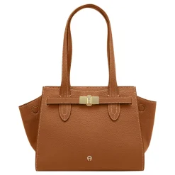 Shopper Farah M