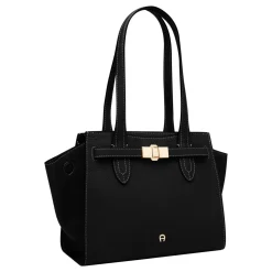Shopper Farah M