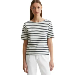 T-shirt straight